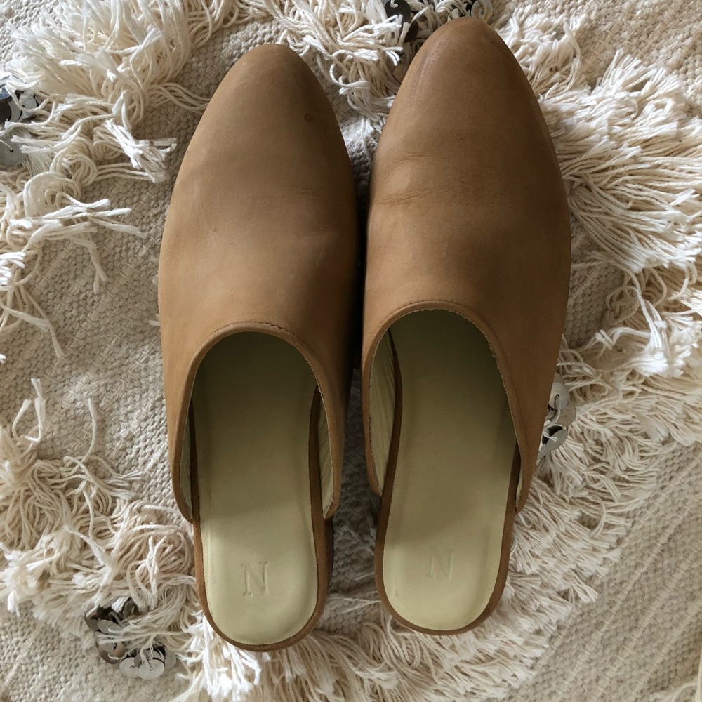 Nisolo block heel sandal